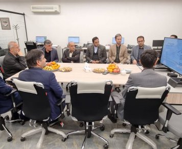 بازدید استاندار قم از مرکز پلاسما درمان