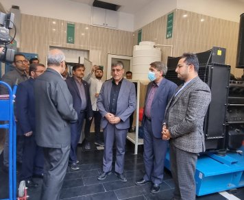 بازدید استاندار قم از مرکز پلاسما درمان